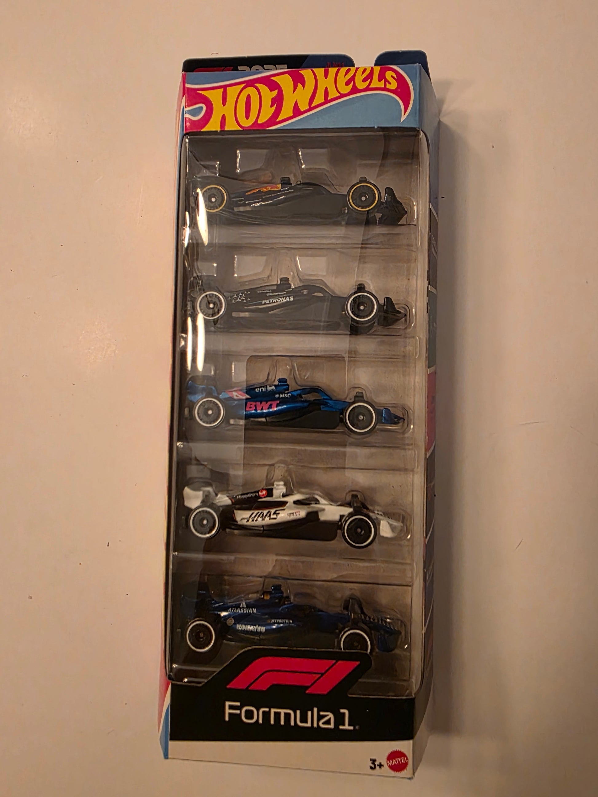 DC-0303 front - Hot Wheels Formula 1 5-Pack
