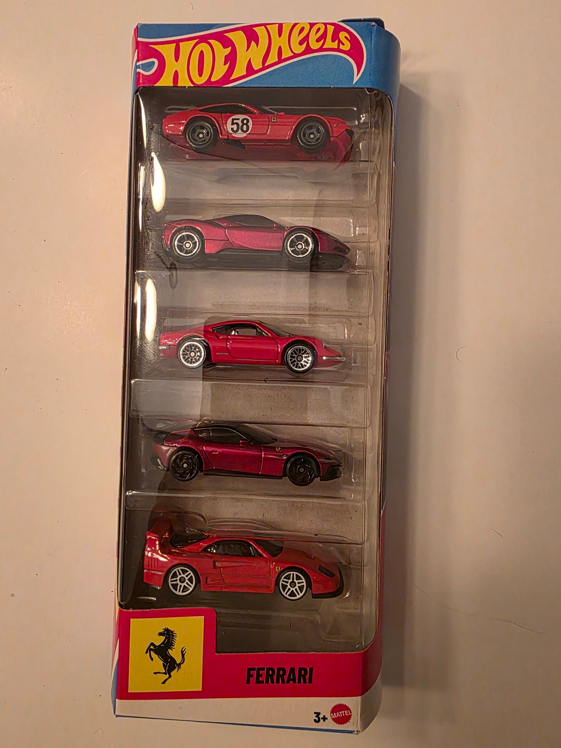 DC-0304 front - Hot Wheels Ferrari 5-Pack