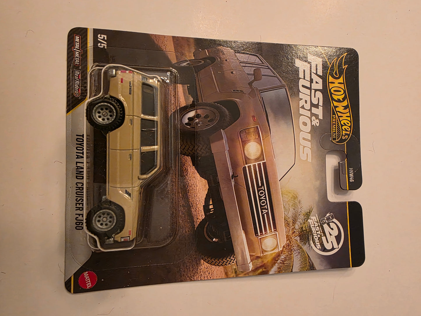 DC-0320 front - Hot Wheels Toyota Land Cruiser FJ60