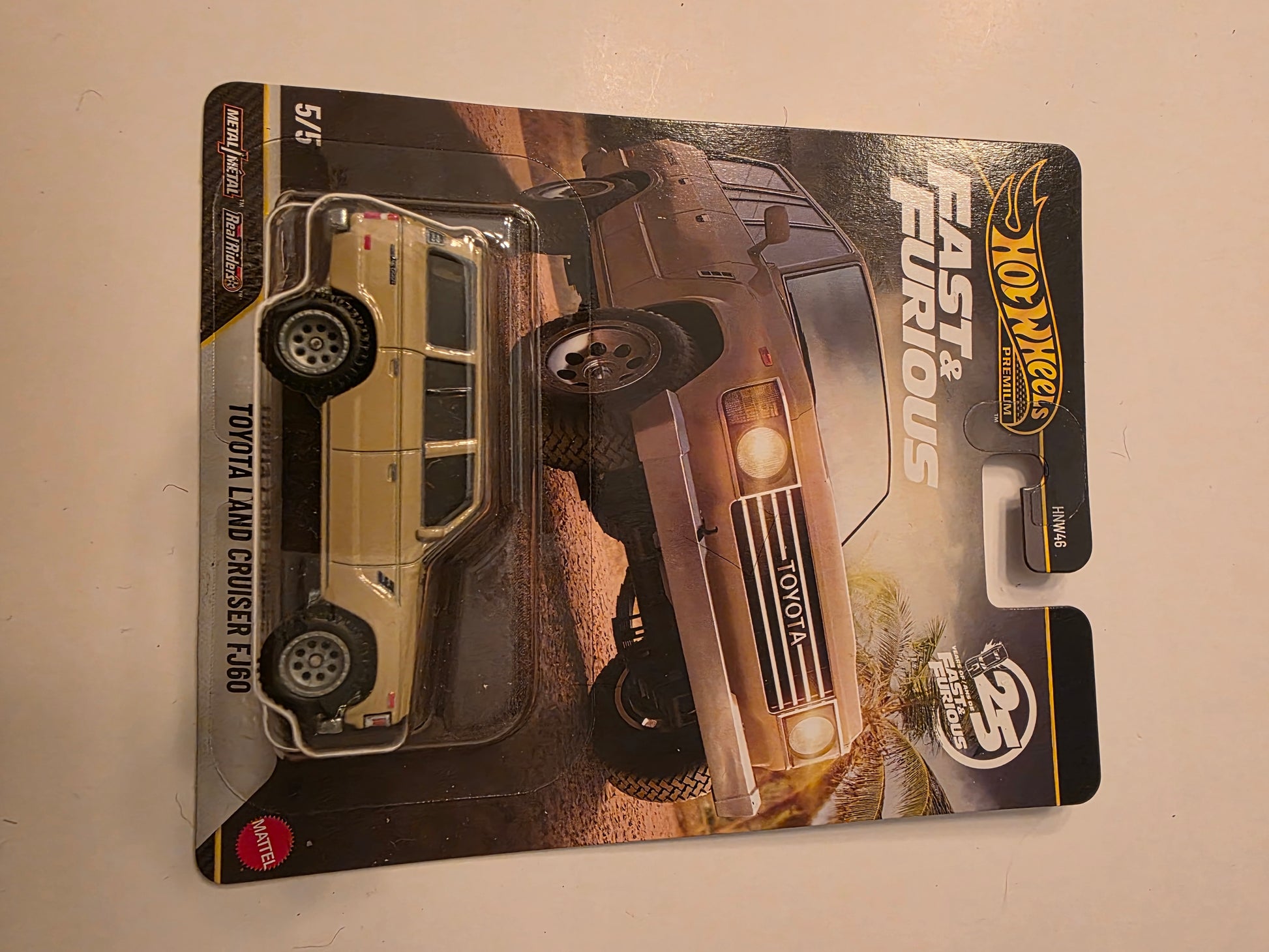 DC-0320 front - Hot Wheels Toyota Land Cruiser FJ60