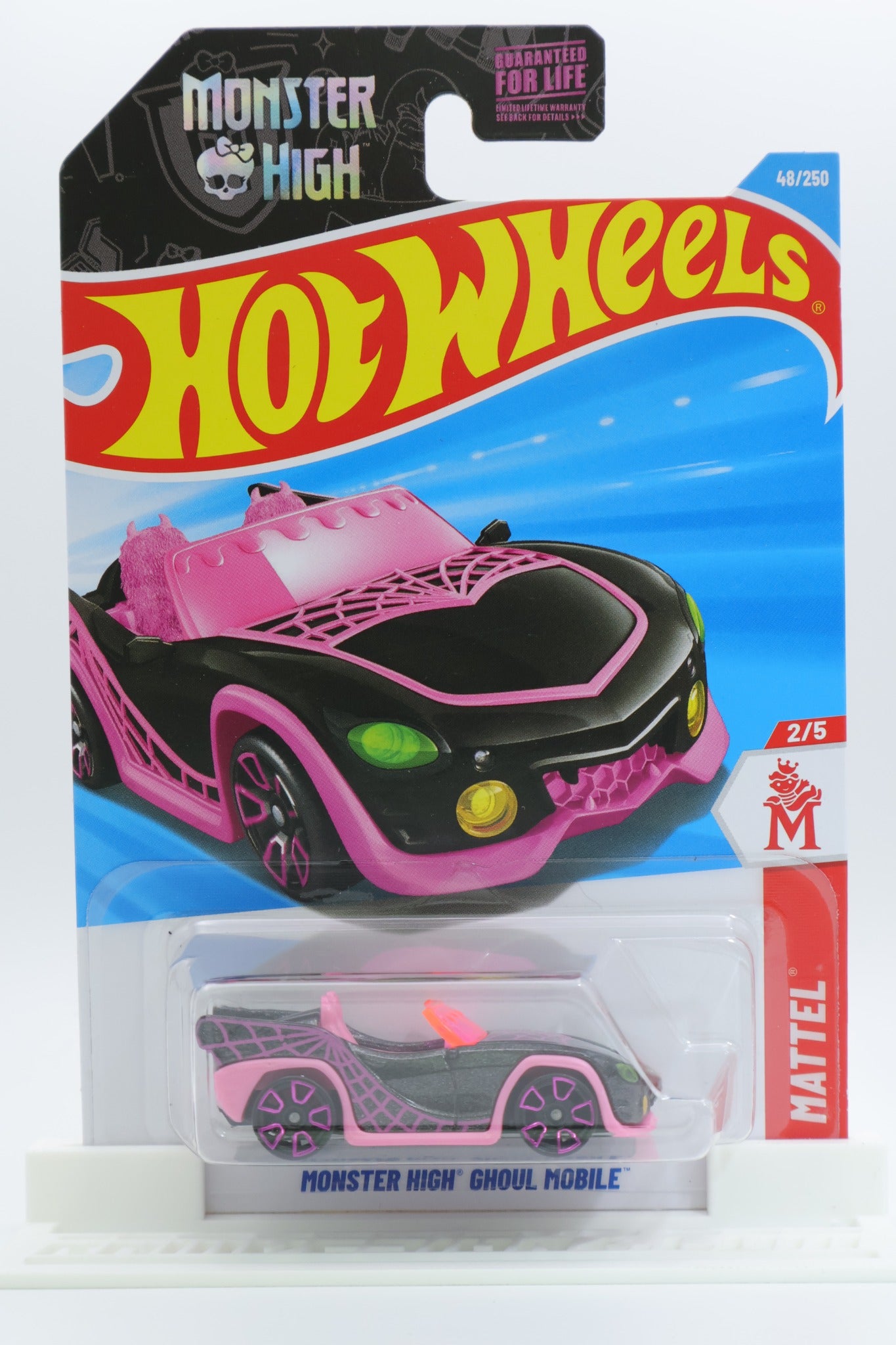 Hot Wheels Monster High Ghoul Mobile black and pink 48/250