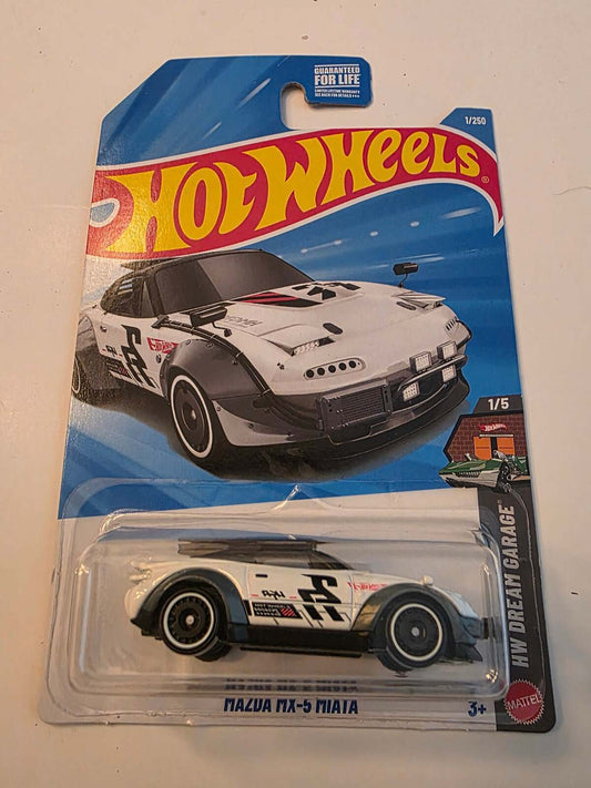 Hot Wheels Mazda MX-5 Miata | HW Dream Garage 1/5 | 1/250